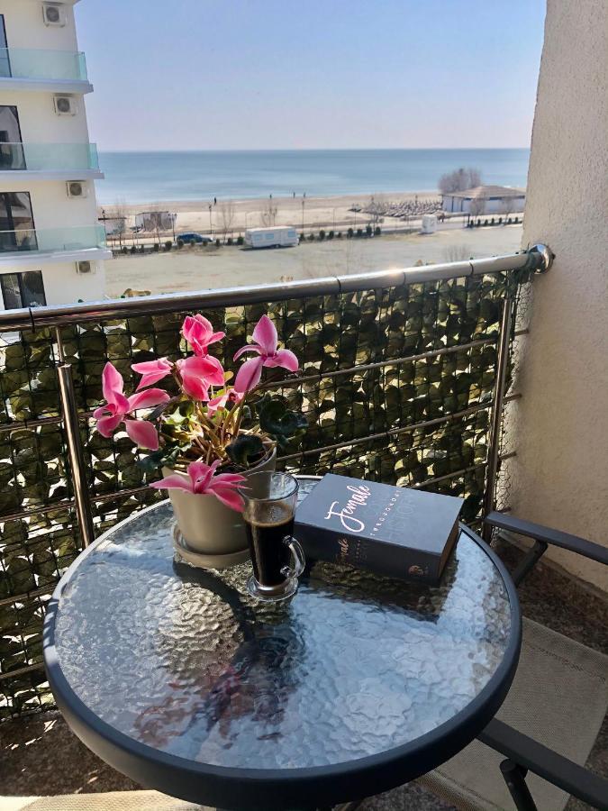 By The Sea Apartment Navodari Exterior photo